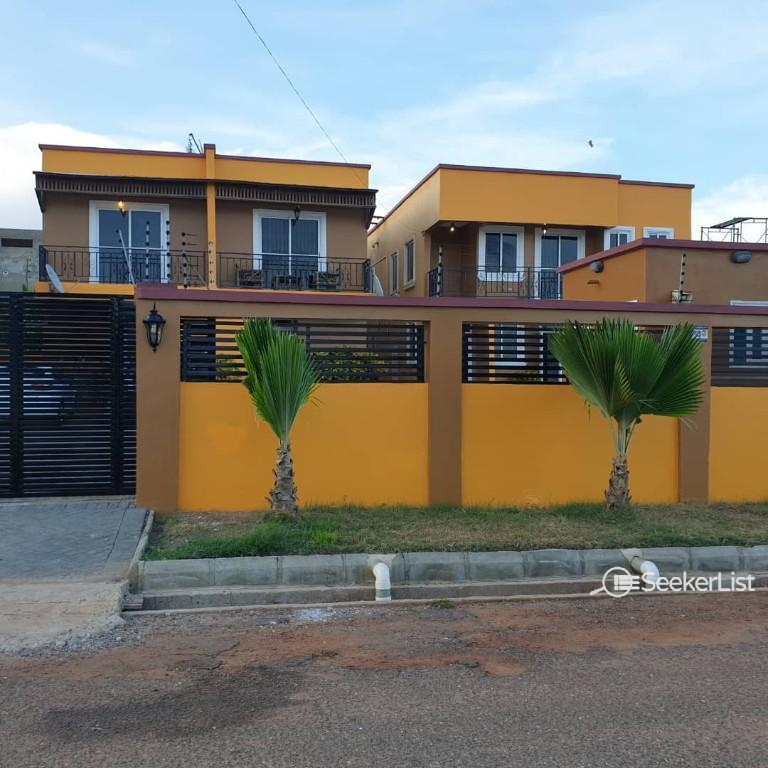 3-bedroom Apartments 4 units